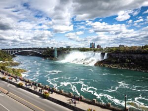 Top Affordable Places to Live in Canada & USA for Immigrants in 2025